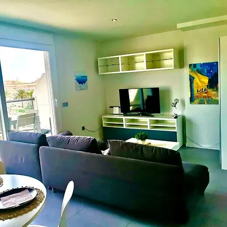 Casa Victoria - Penthouse, Marinas,